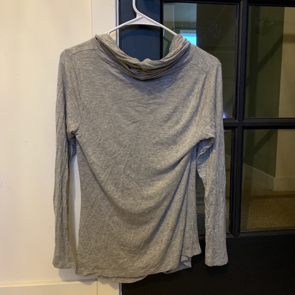 sun and moon gray crossover long sleeve sweater top
Pullover Drop Shoulder Wrap - Picture 5 of 10